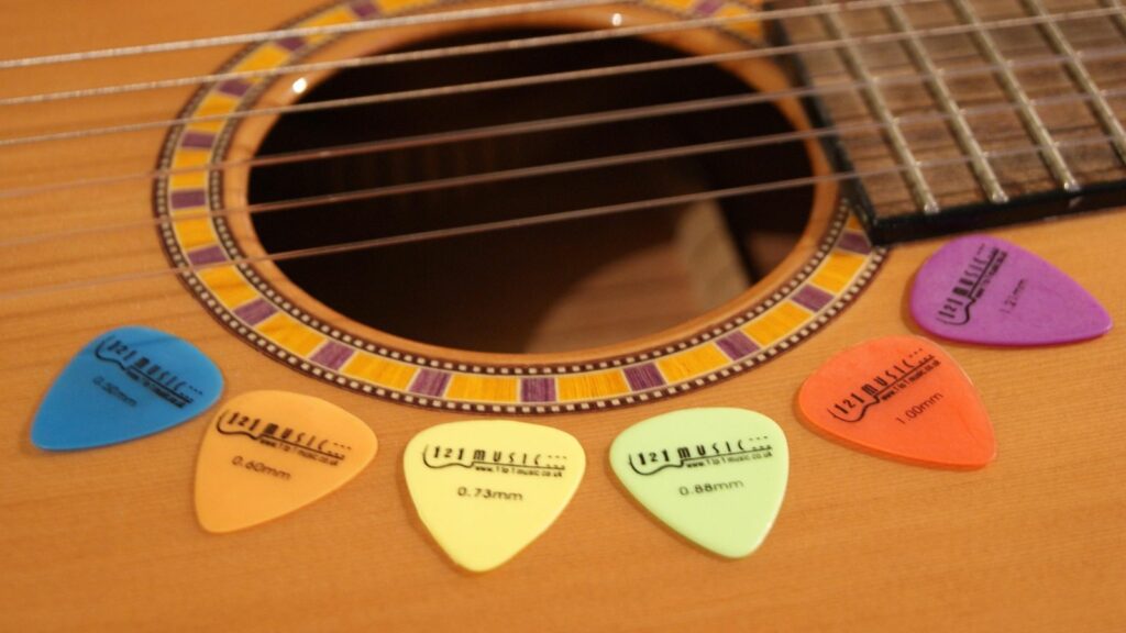 Choisir et utiliser son médiator de guitare